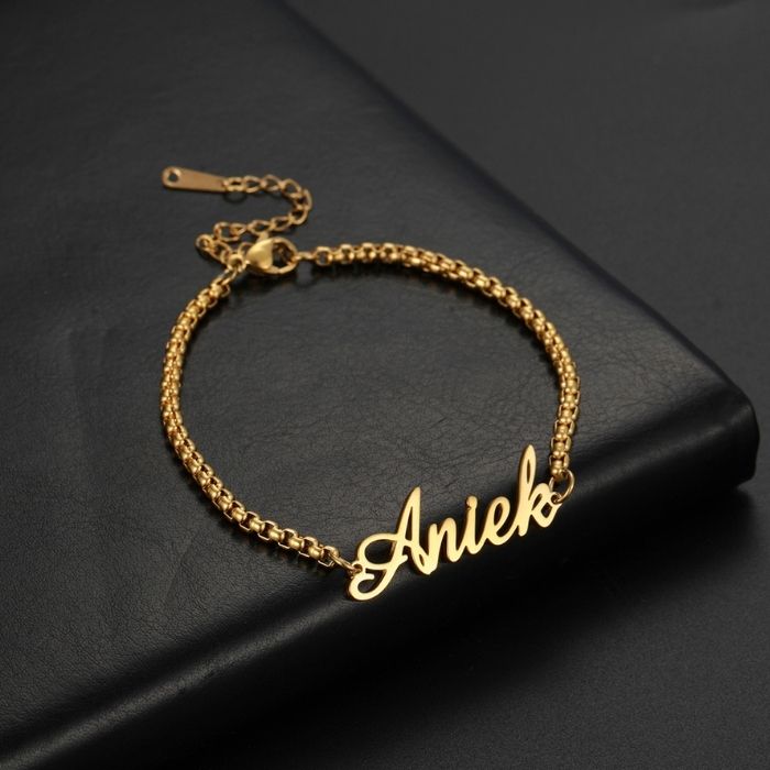 armband-mit-namen-boxkette-armband-personalisiert-name-armband