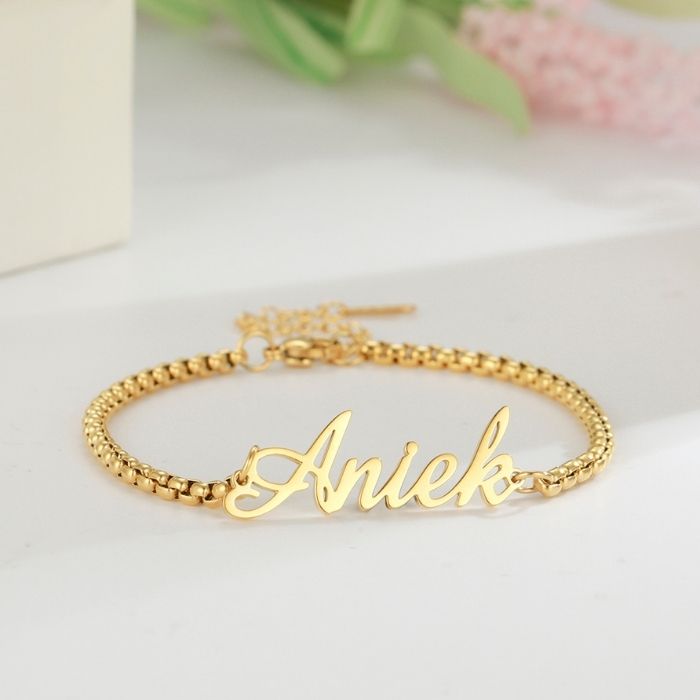 armband-mit-namen-boxkette-armband-personalisiert-name-armband